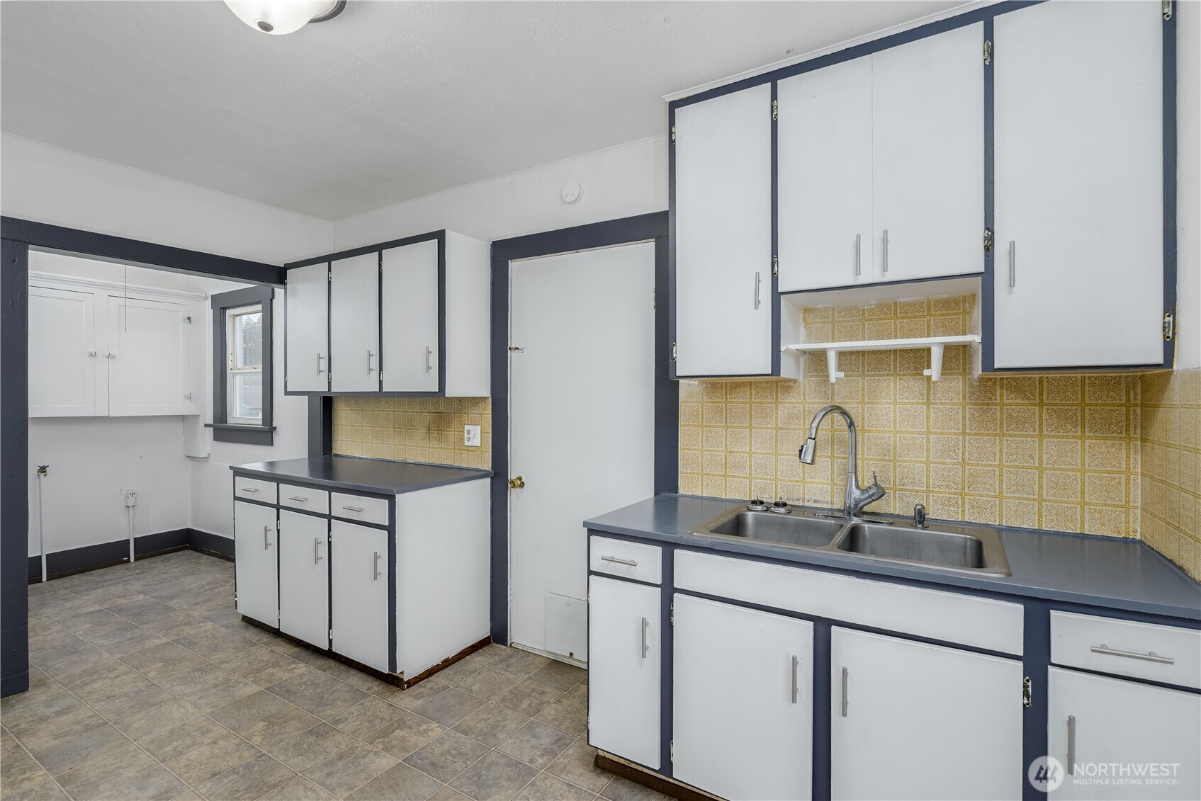 734 West 4th Street Port Angeles, WA 98363 - Photo 10 of 28