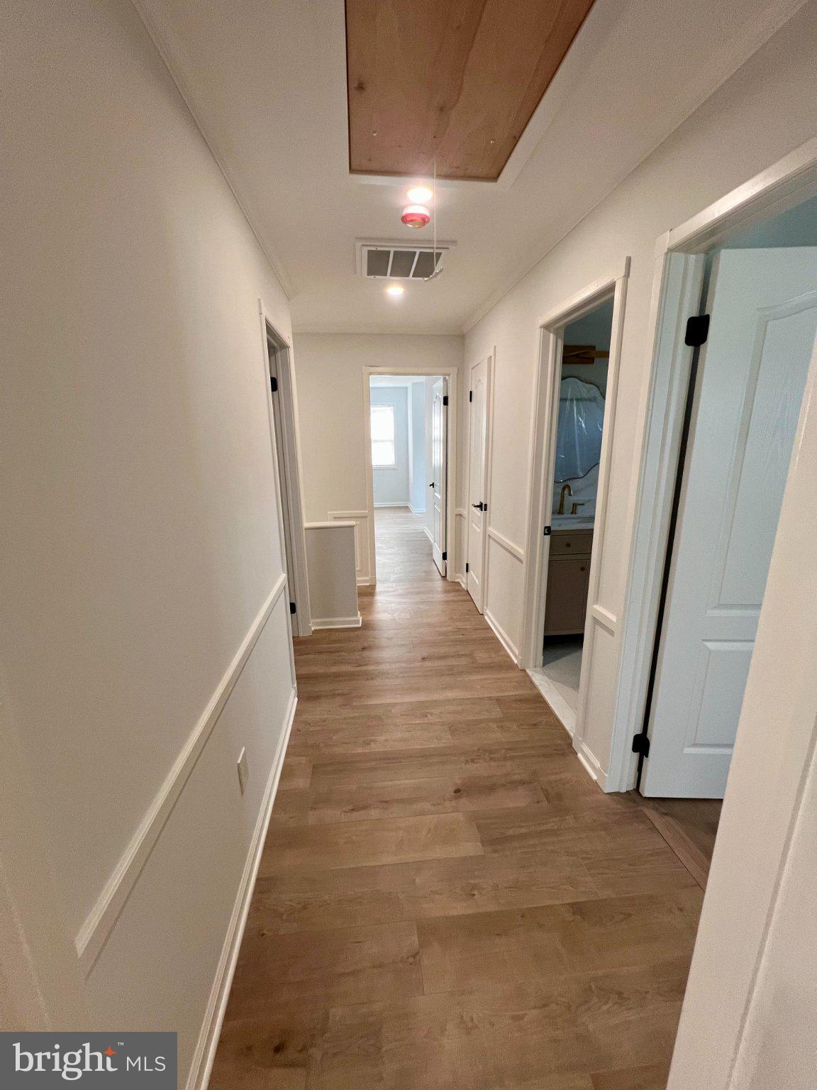 565 Hulmeville Road Langhorne, PA 19047 - Photo 16 of 32 Bright and inviting hallway retreat.