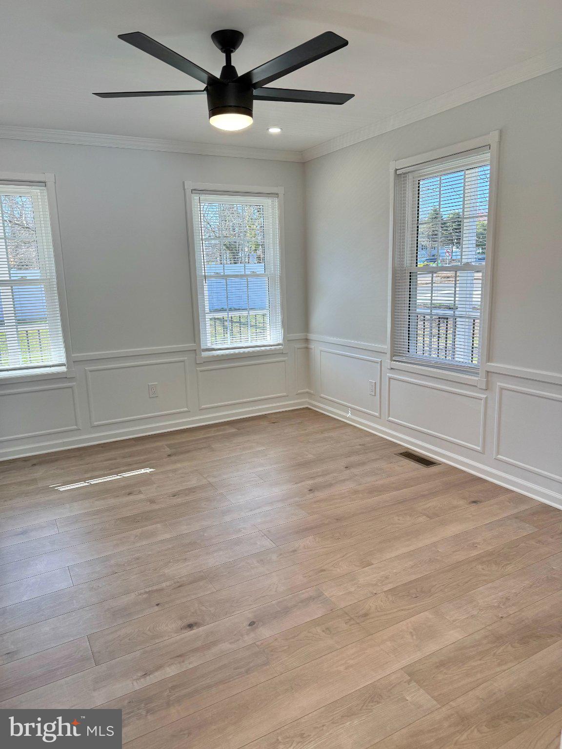 565 Hulmeville Road Langhorne, PA 19047 - Photo 20 of 32 Bright and airy space with charm.