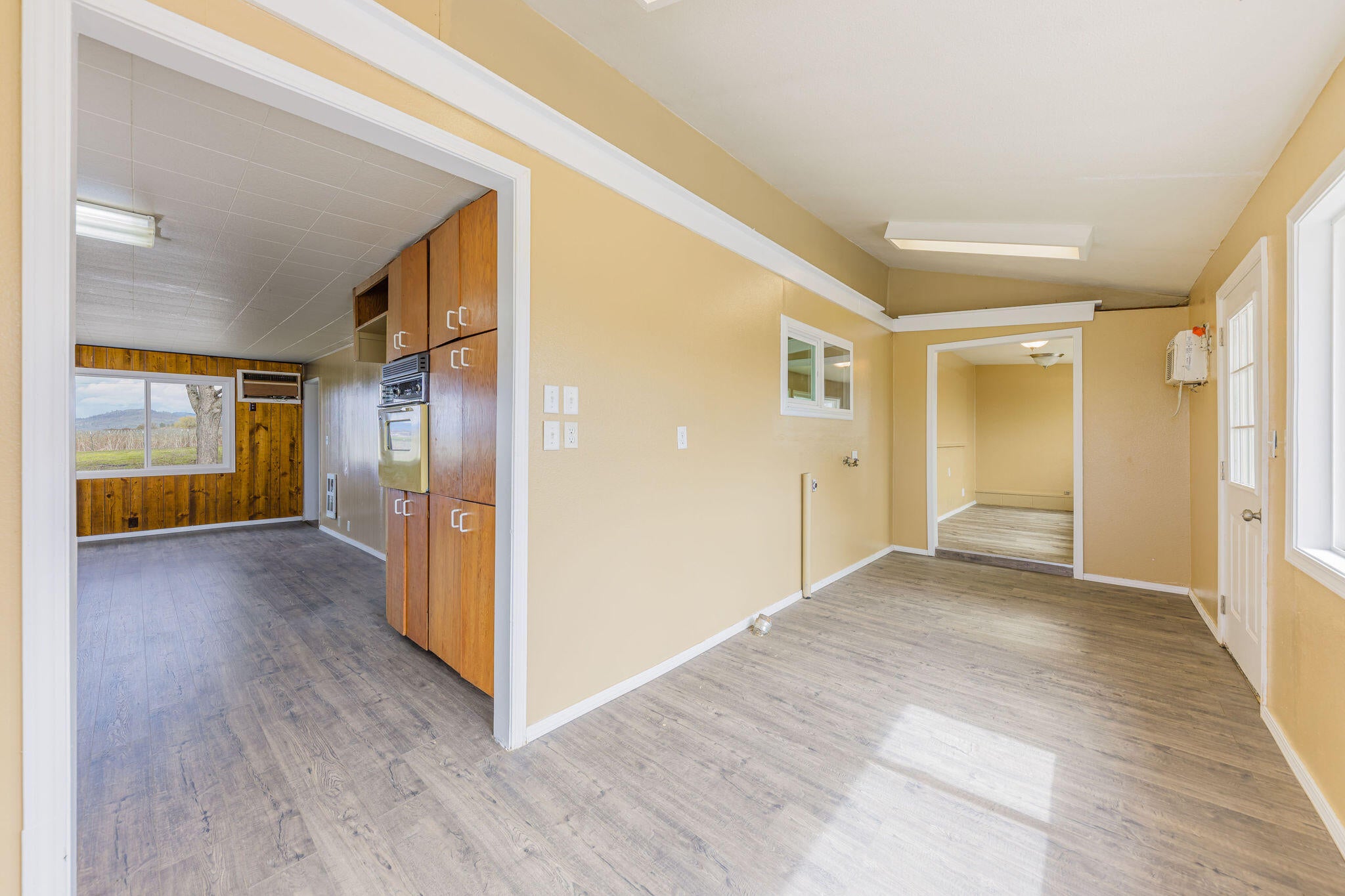 612 Brownsboro-Meridian Road Eagle Point, OR 97524 - Photo 17 of 63 HD-51