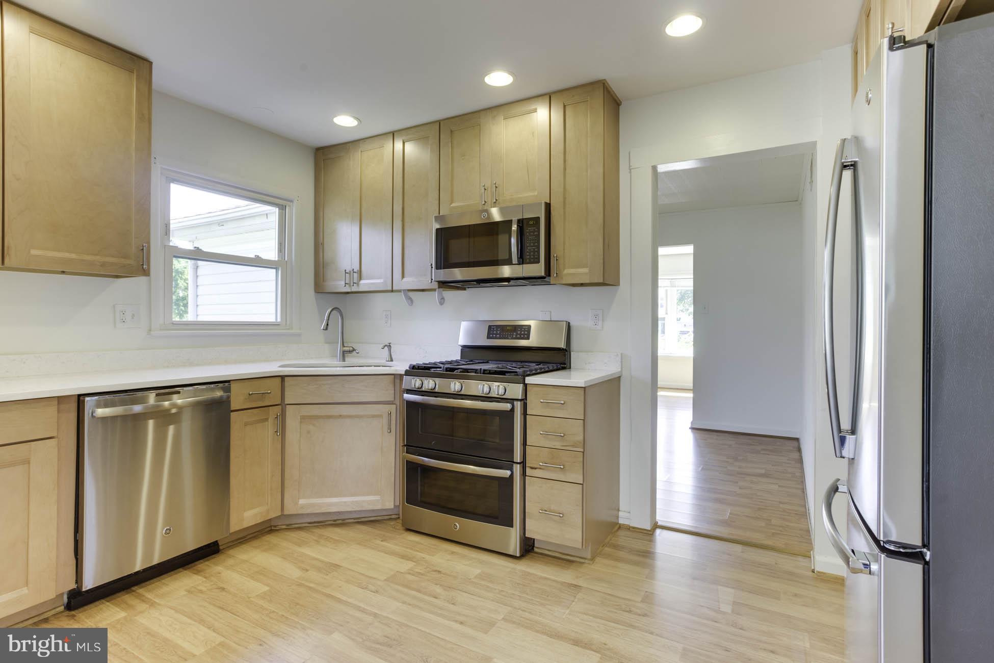 4006 Lees Corner Road Chantilly, VA 20151 - Photo 8 of 30 Kitchen