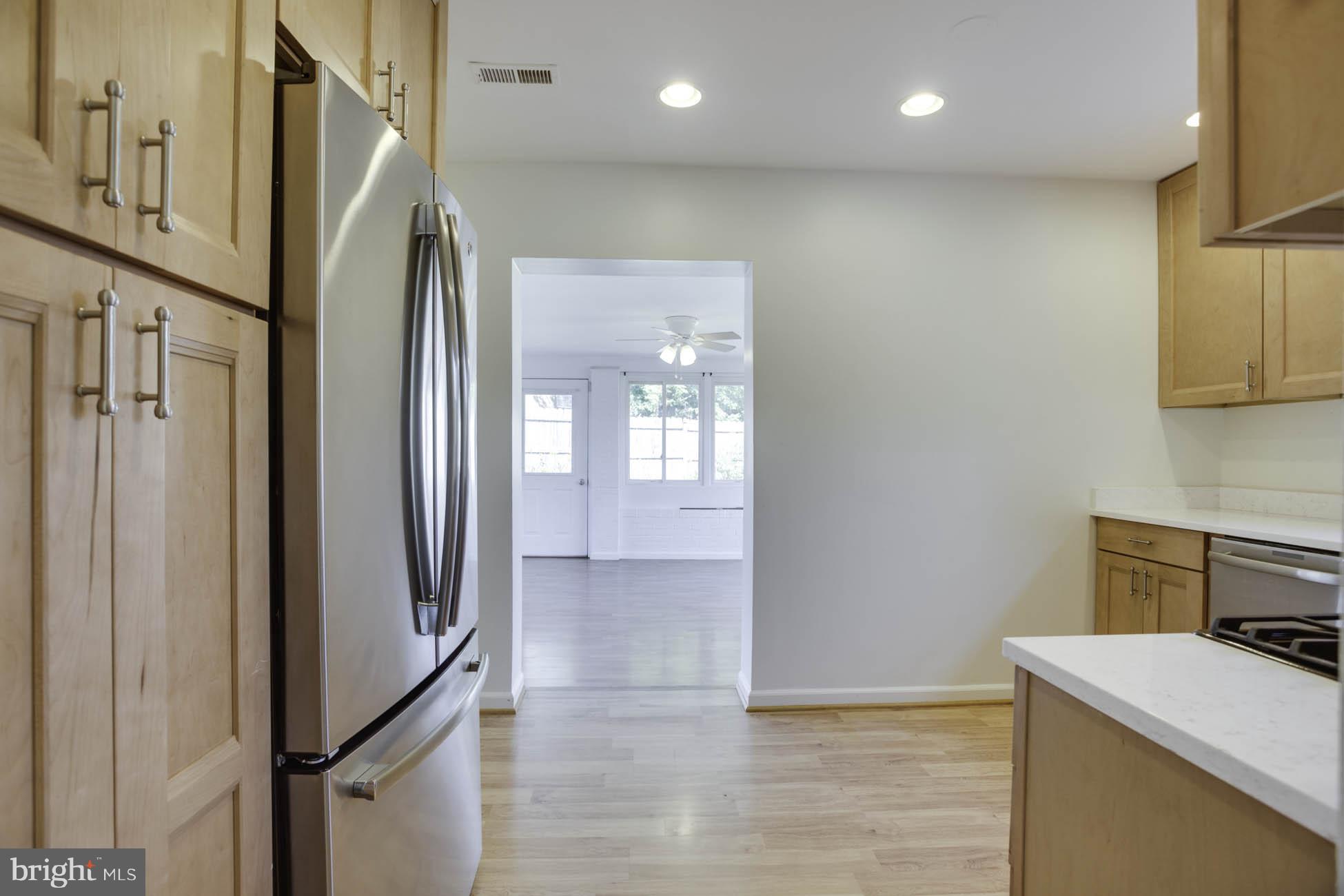 4006 Lees Corner Road Chantilly, VA 20151 - Photo 9 of 30 Kitchen