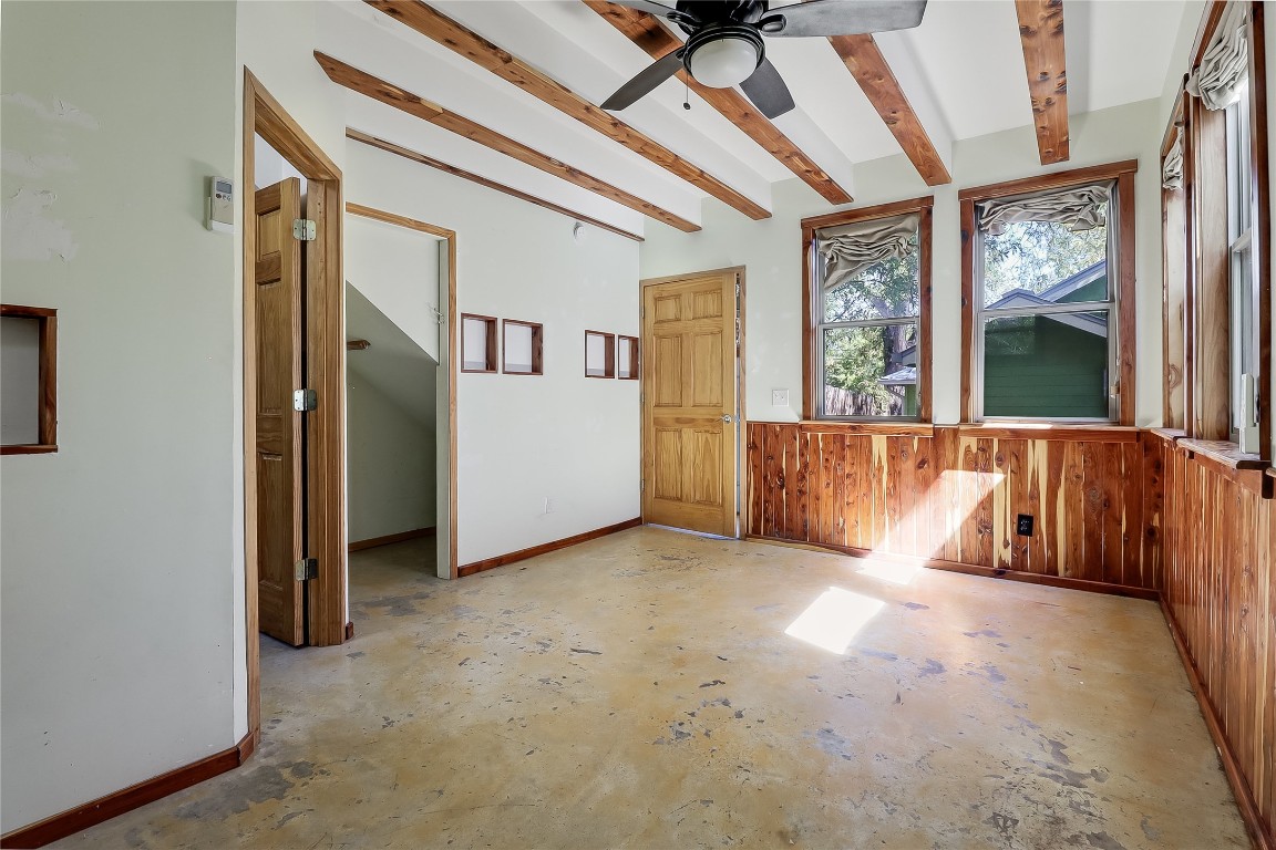 1706 Maple Avenue Austin, TX 78702 - Photo 27 of 30 a view of an empty room with a window