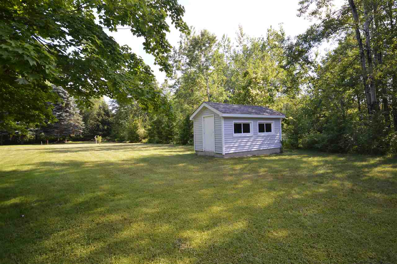 10313 East Eckerle Road Suttons Bay, MI 49682 - Photo 6 of 24 1834740-5.JPG