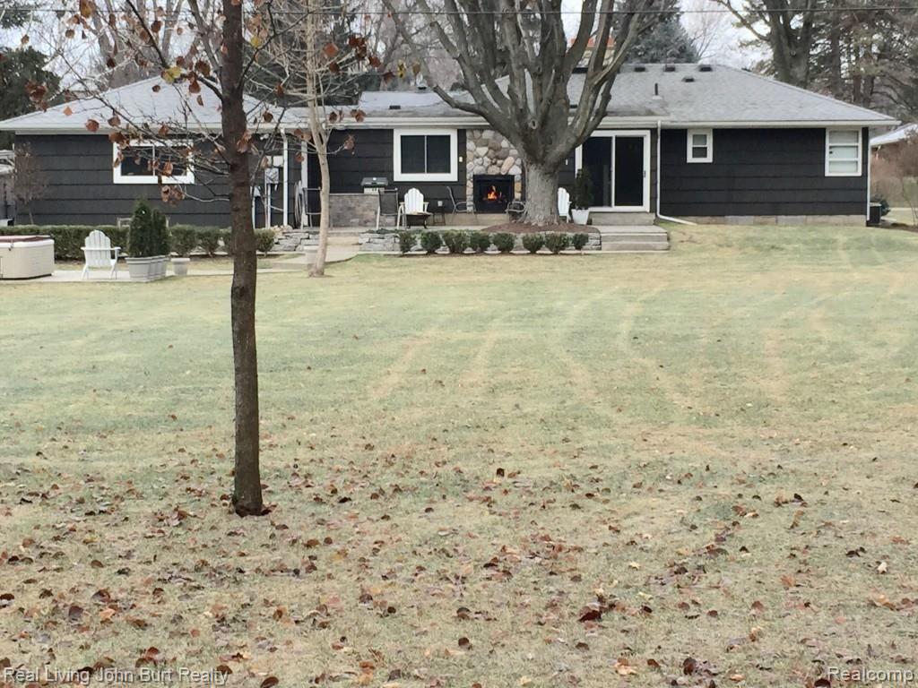 188 Texas Avenue Rochester, MI 48309 - Photo 18 of 31 NICELY LANDSCAPED