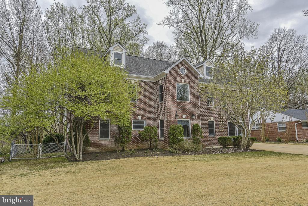 5620 Inverchapel Road Springfield, VA 22151 - Photo 1 of 41 5620 Inverchapel Rd Springfield, VA 22151