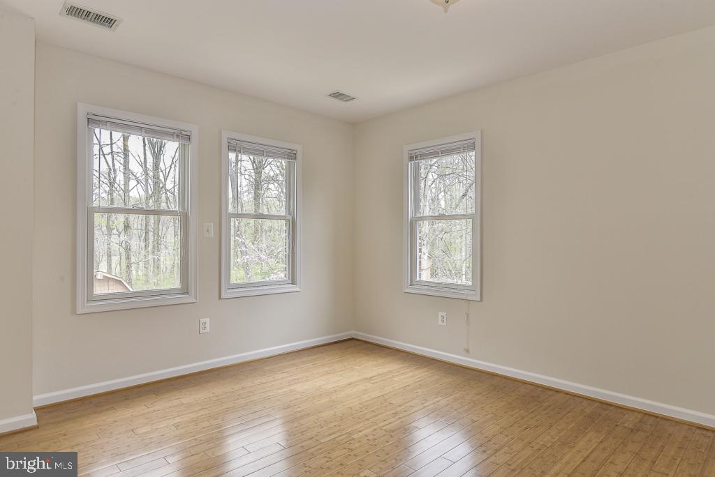 5620 Inverchapel Road Springfield, VA 22151 - Photo 28 of 41 2nd level guest bedroom