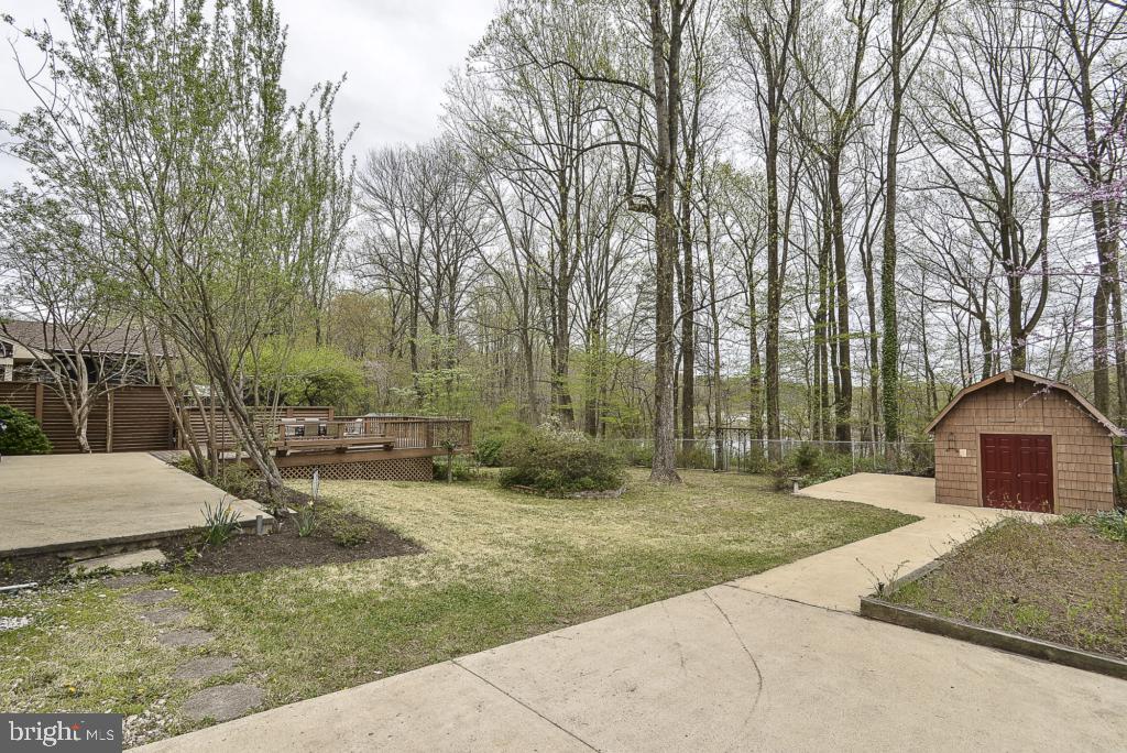 5620 Inverchapel Road Springfield, VA 22151 - Photo 34 of 41 Large fenced-in back yard