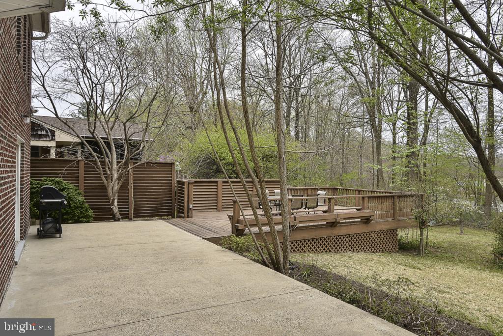 5620 Inverchapel Road Springfield, VA 22151 - Photo 35 of 41 Oversized patio!