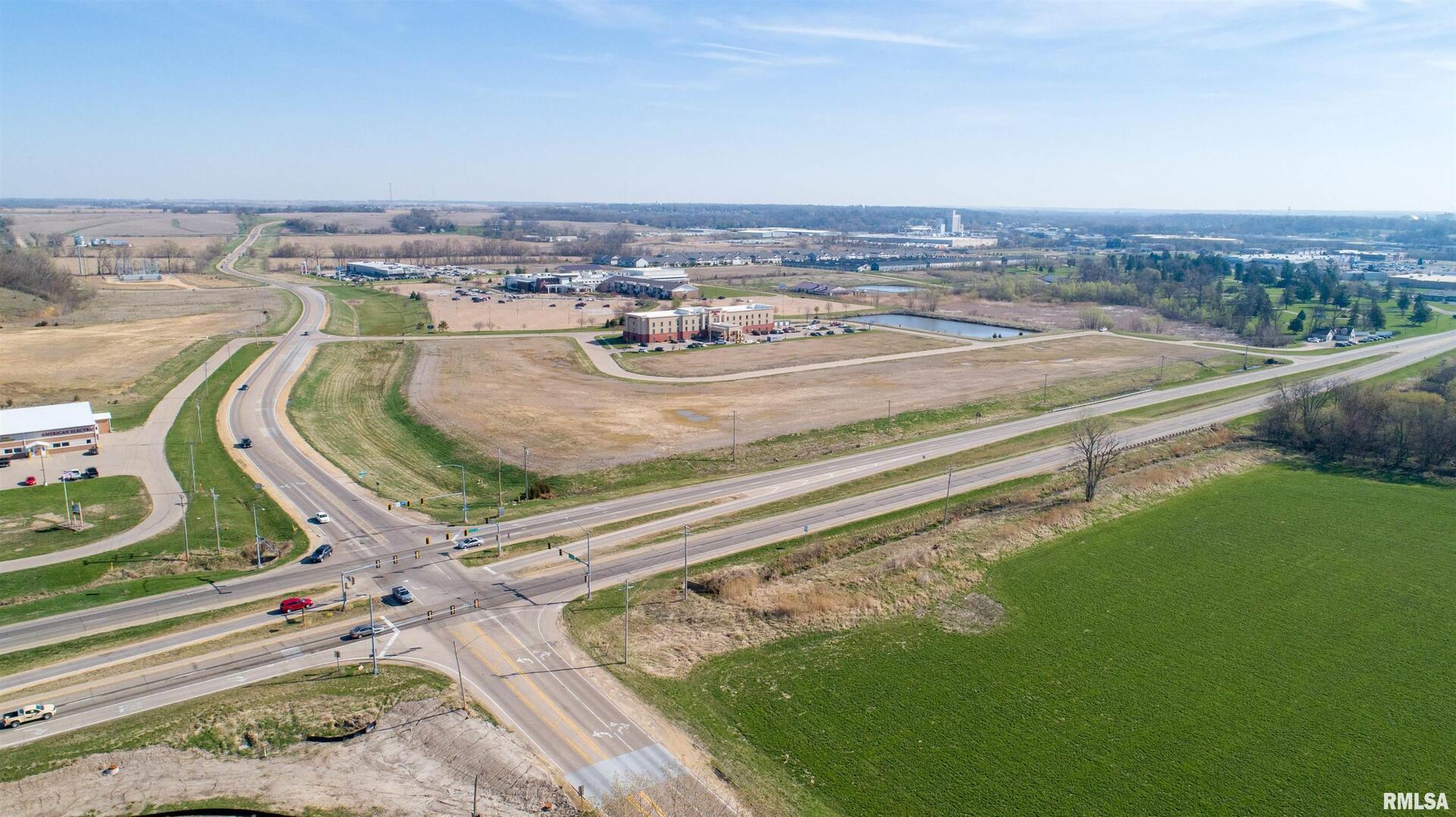 2951 Wild Rose Drive Clinton, IA 52732 - Photo 5 of 15 a view of a swimming pool with a terrace