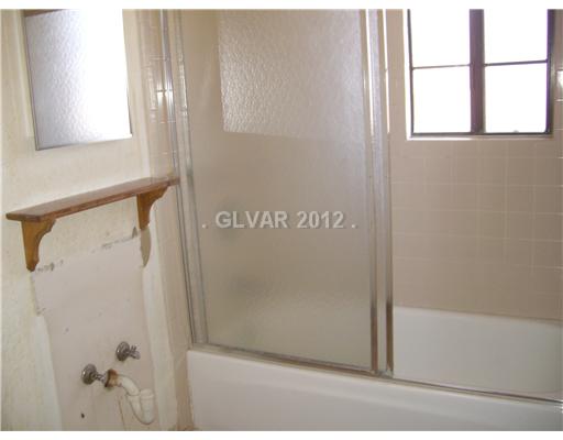 123 West Victory Road Henderson, NV 89015 - Photo 10 of 11 Bathroom.