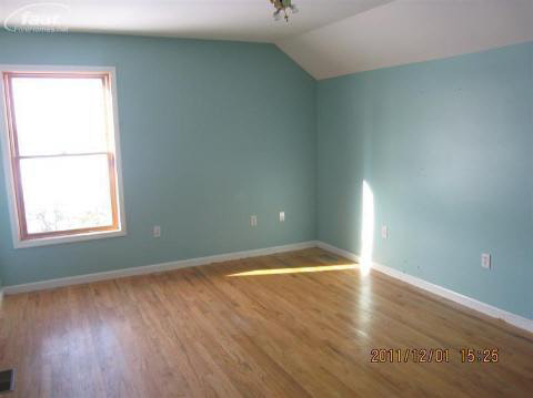 4055 West Coon Lake Road Howell, MI 48843 - Photo 7 of 10 20234664-6.JPG
