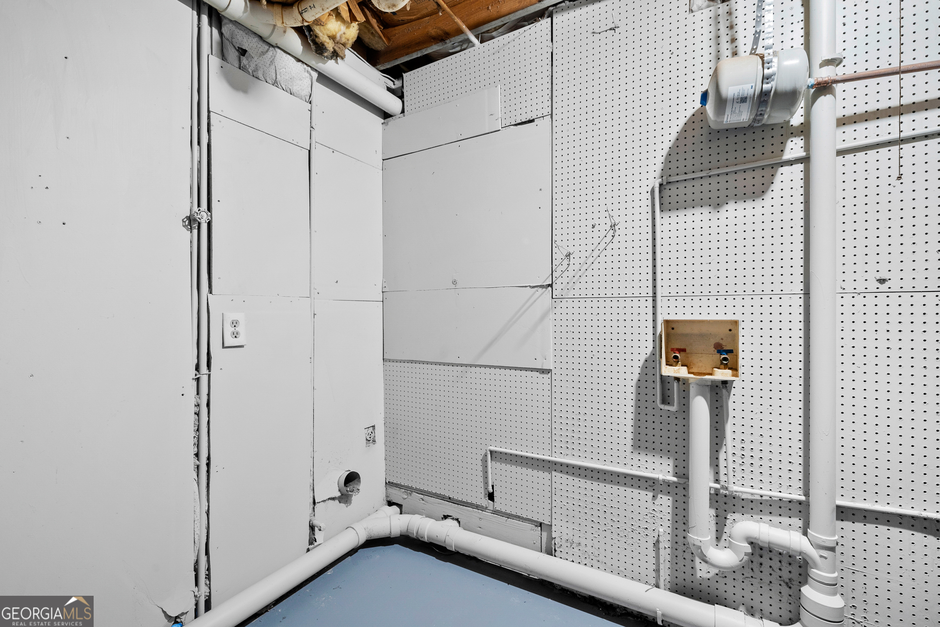 6155 Pointer Way Douglasville, GA 30135 - Photo 22 of 26 a view of utility room