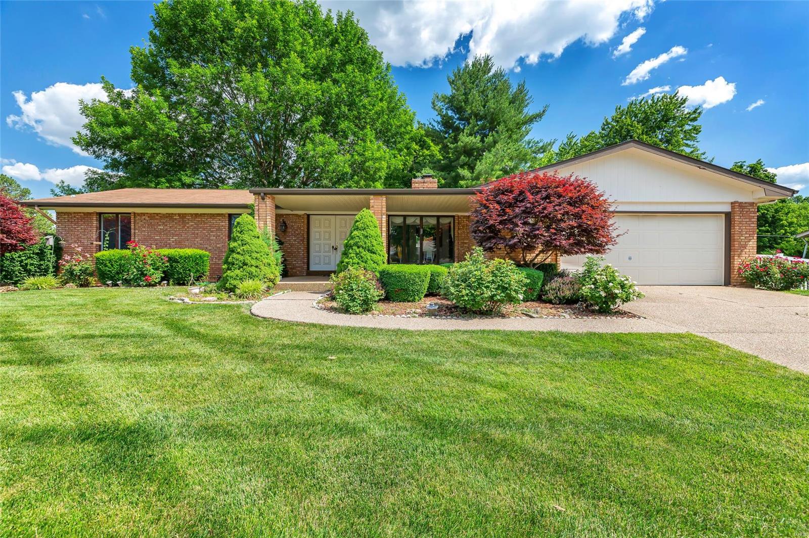 224 Hunters Ridge St. Charles, MO 63301 - Photo 1 of 31 Gallery Image 1