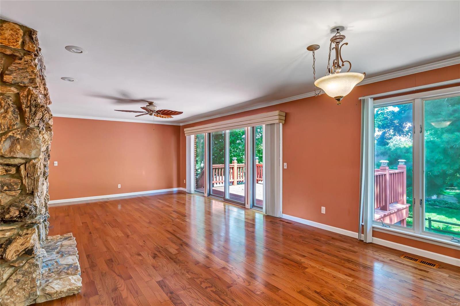224 Hunters Ridge St. Charles, MO 63301 - Photo 3 of 31 Gallery Image 3