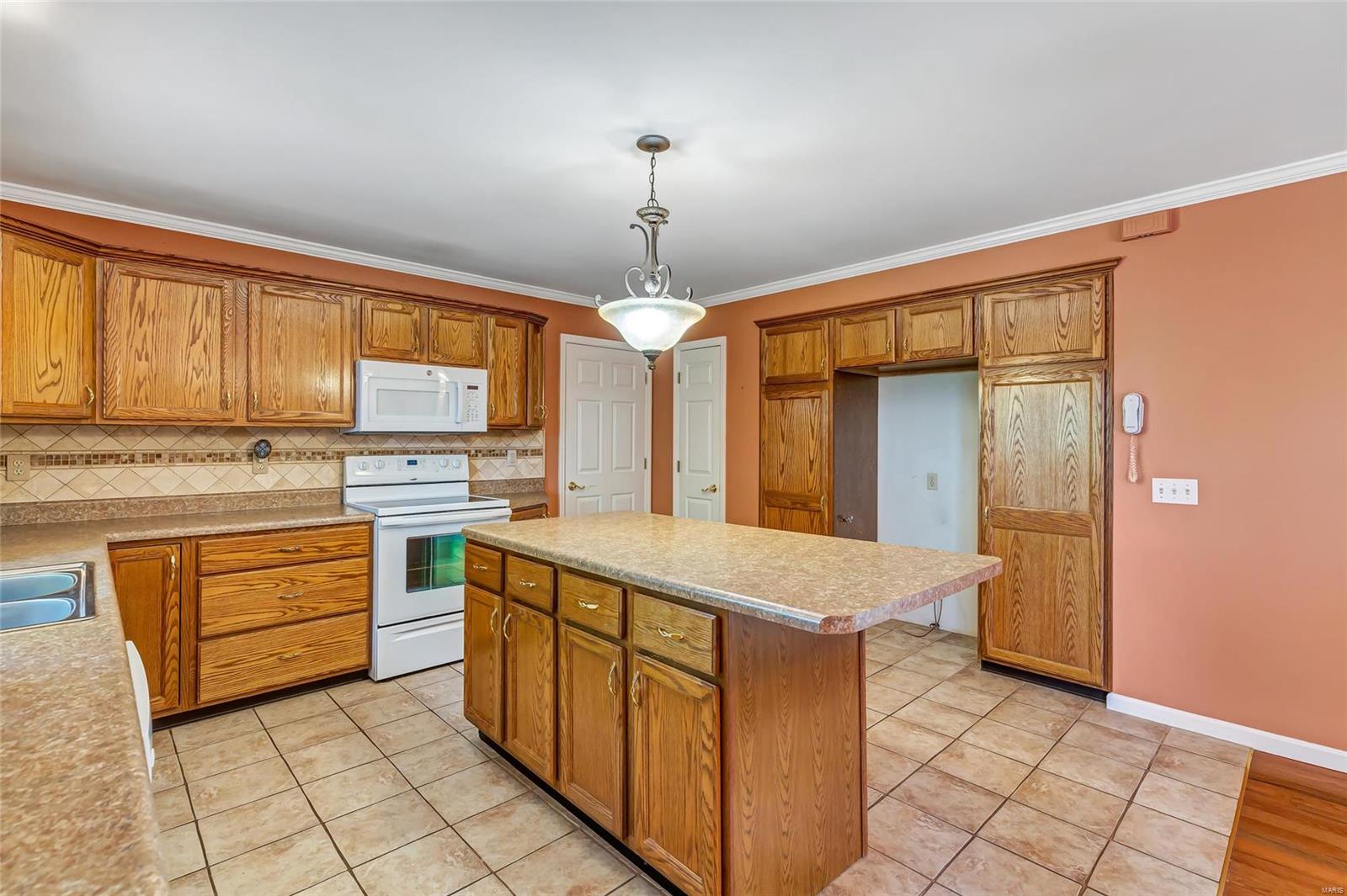 224 Hunters Ridge St. Charles, MO 63301 - Photo 7 of 31 Gallery Image 7
