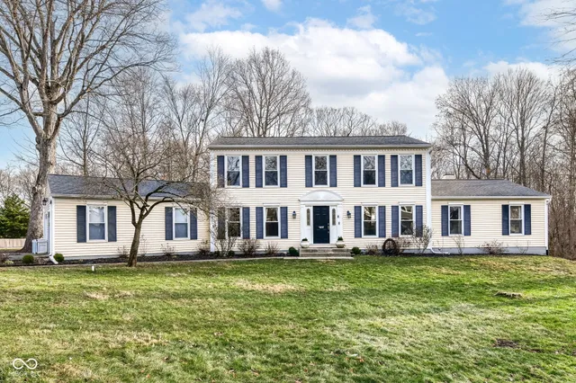 $449,900 | 6817 West Forest Brook Drive, Fountaintown, IN 46130