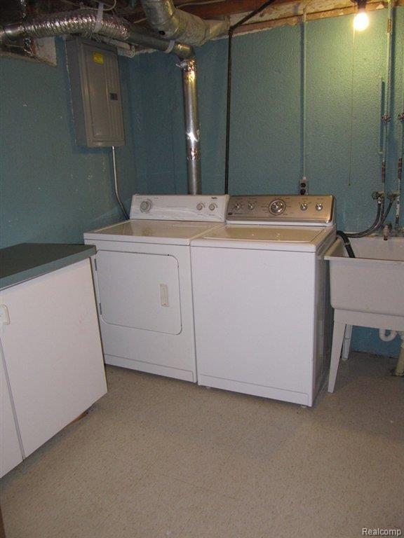 883 Lafayette Court Rochester, MI 48307 - Photo 19 of 19 LAUNDRY