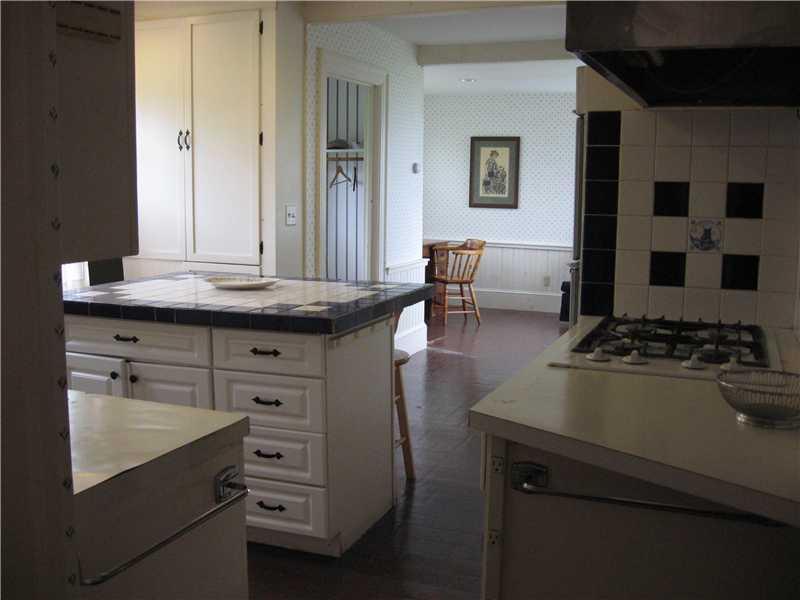 61 Perkins Street Castine, ME 04421 - Photo 11 of 23 Kitchen.