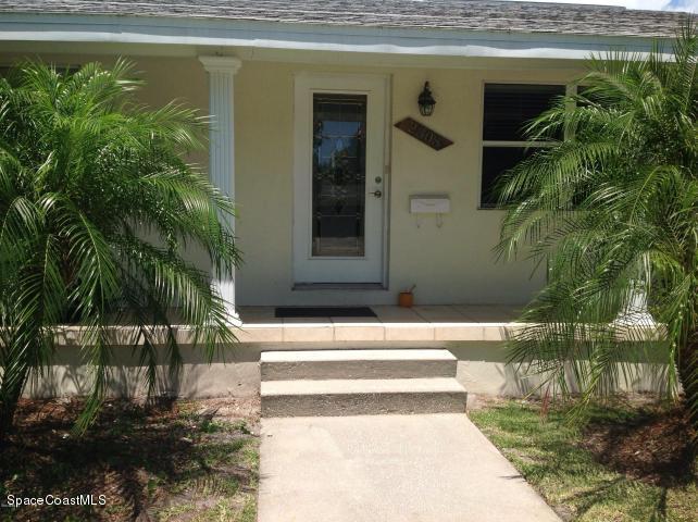 2308 Country Club Road Melbourne, FL 32901 - Photo 3 of 20 Front entry
