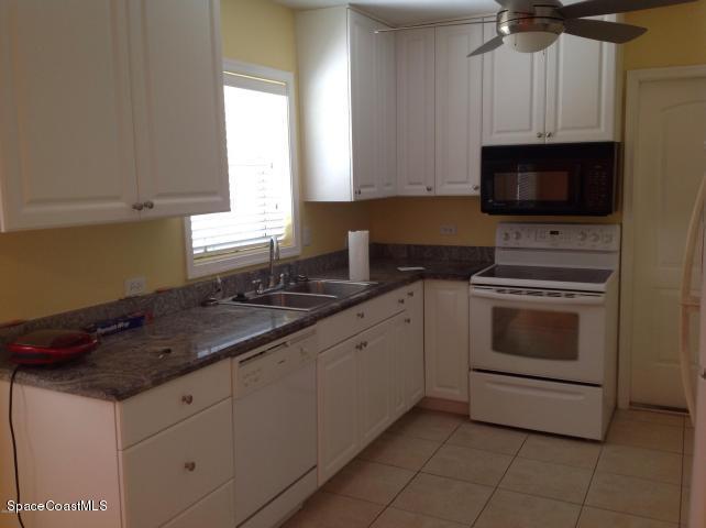 2308 Country Club Road Melbourne, FL 32901 - Photo 5 of 20 Kitchen