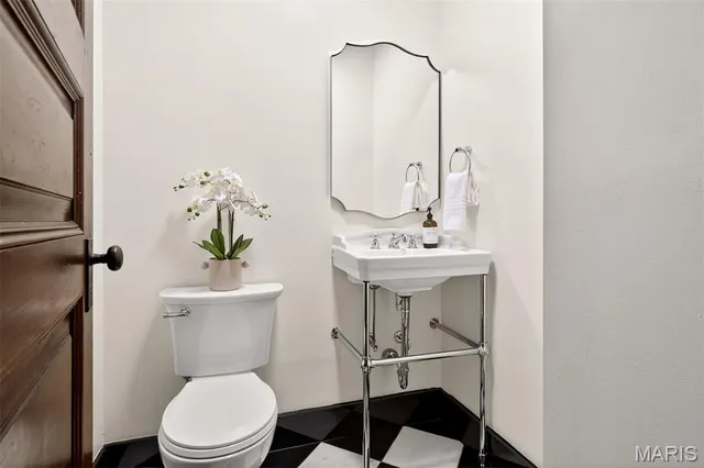 $1,200,000 | 4341 Westminster Place, Unit 1, St. Louis, MO 63108