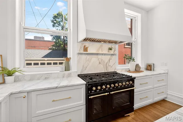 $1,200,000 | 4341 Westminster Place, Unit 1, St. Louis, MO 63108