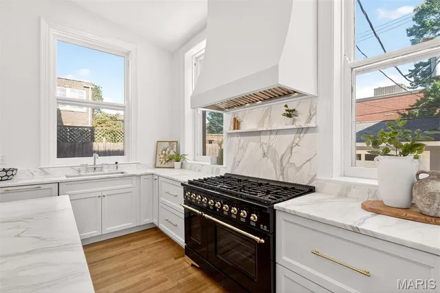 $1,200,000 | 4341 Westminster Place, Unit 1, St. Louis, MO 63108