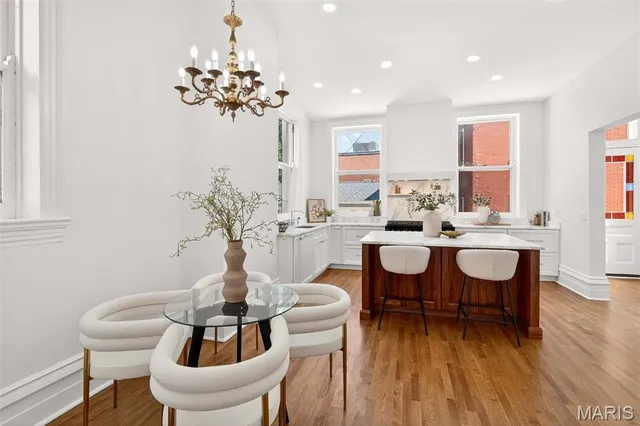 $1,200,000 | 4341 Westminster Place, Unit 1, St. Louis, MO 63108