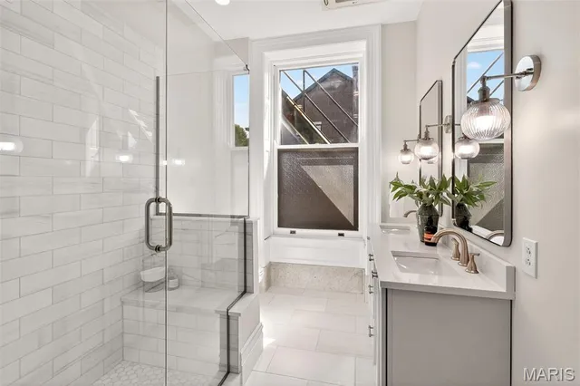 $1,200,000 | 4341 Westminster Place, Unit 1, St. Louis, MO 63108