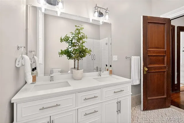 $1,200,000 | 4341 Westminster Place, Unit 1, St. Louis, MO 63108