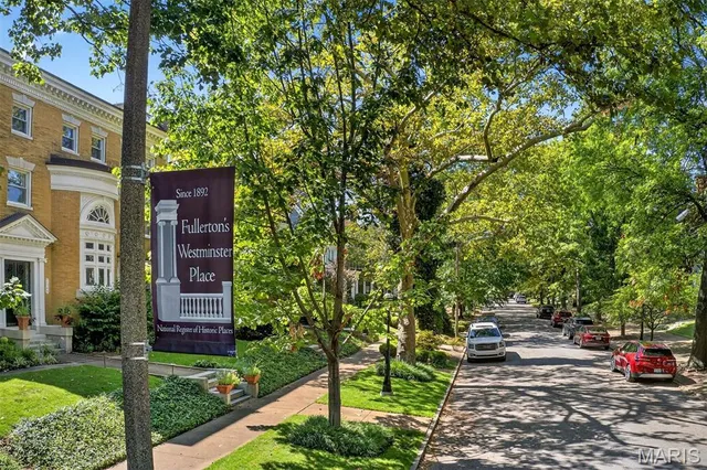 $1,200,000 | 4341 Westminster Place, Unit 1, St. Louis, MO 63108