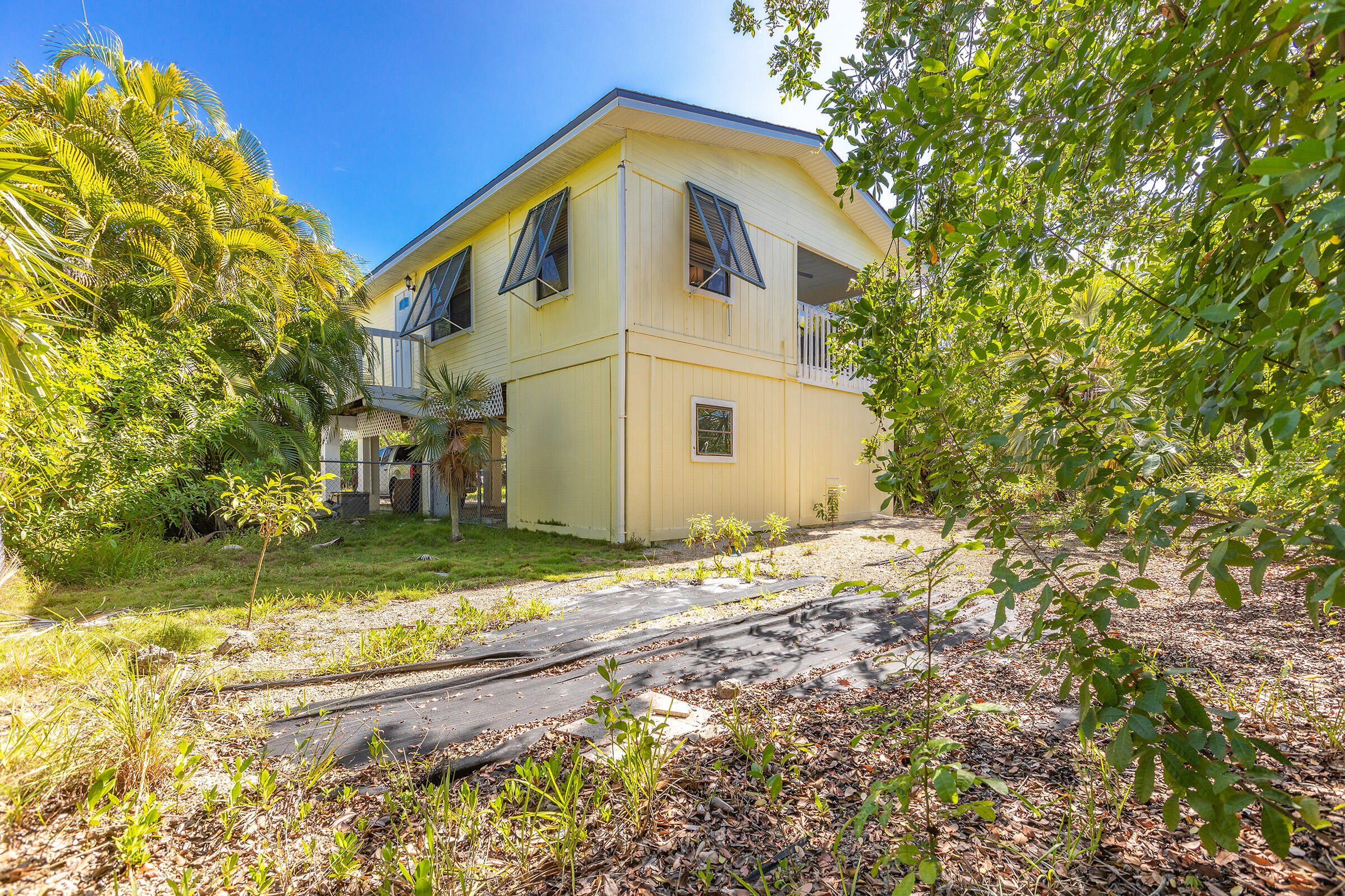 29784 Springtime Road Big Pine Key, FL 33043 - Photo 7 of 39 Side yard