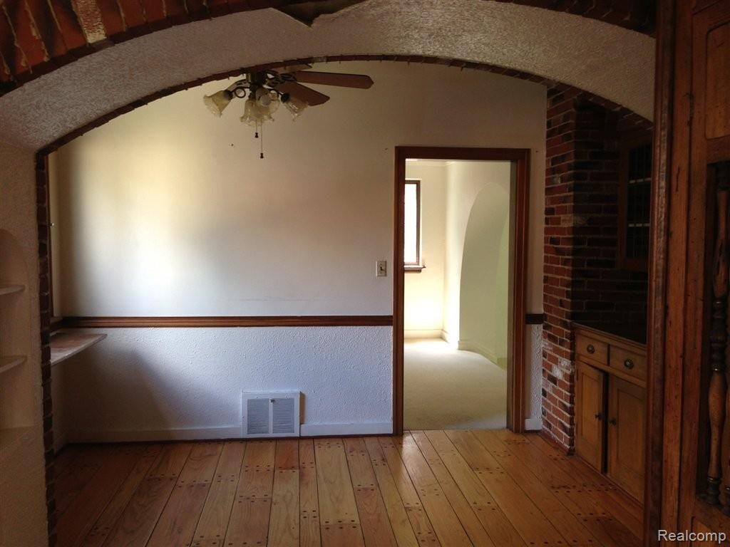 14556 Stahelin Road Detroit, MI 48223 - Photo 6 of 9 Breakfast Nook