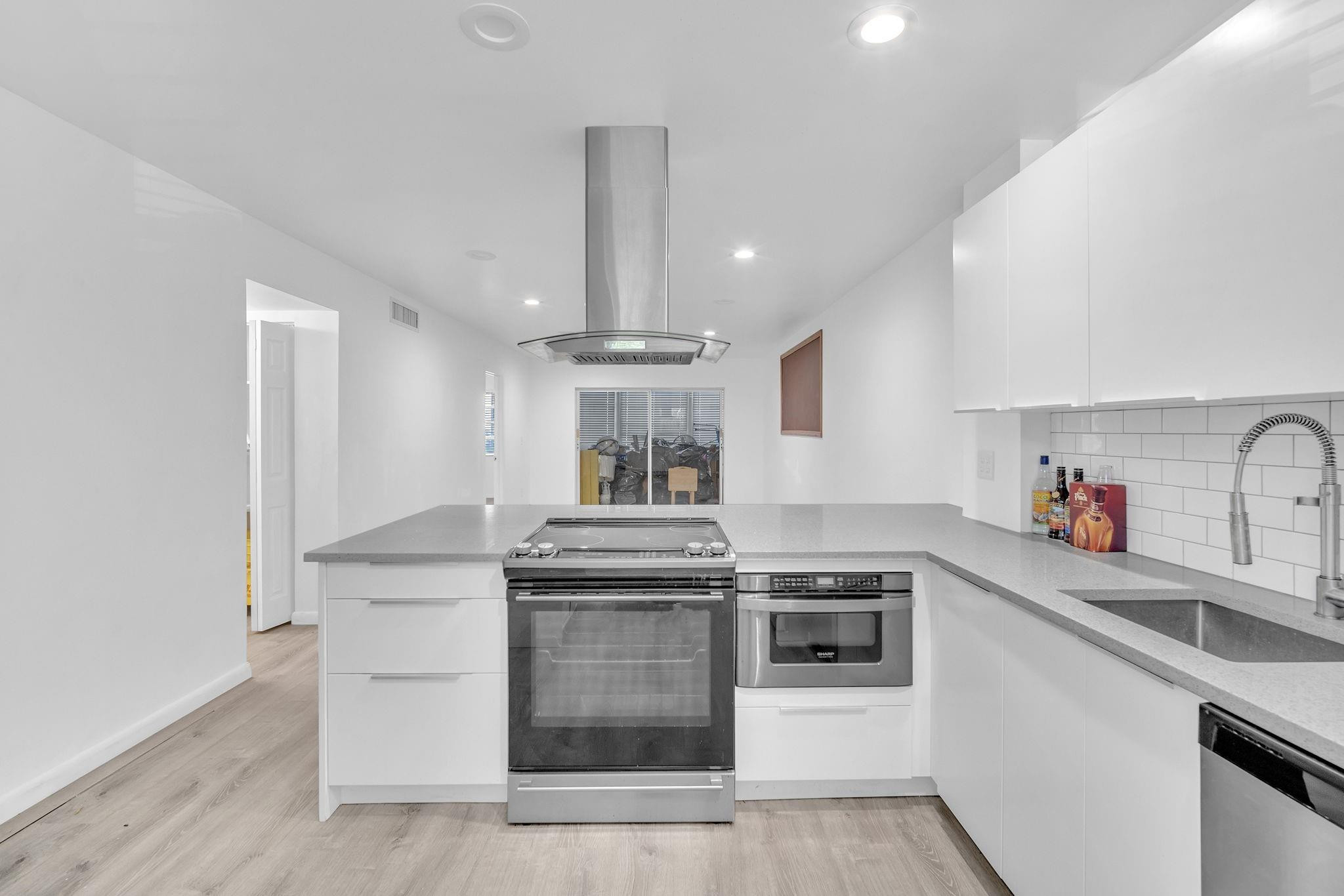 151 Berkley Road, Unit 110 Hollywood, FL 33024 - Photo 1 of 27 Photo 1