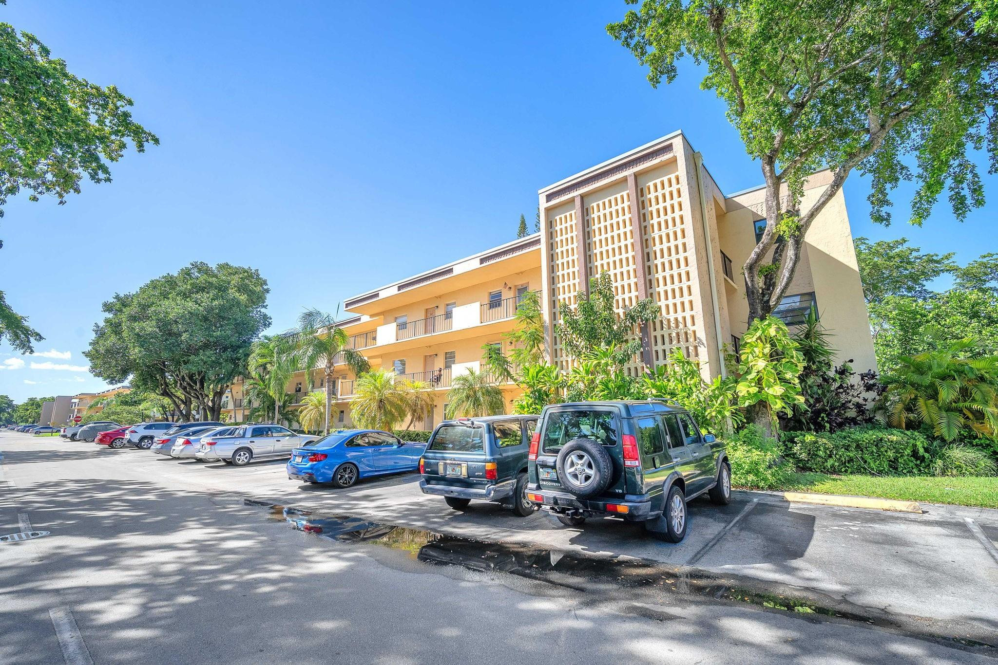 151 Berkley Road, Unit 110 Hollywood, FL 33024 - Photo 23 of 27 Photo 23