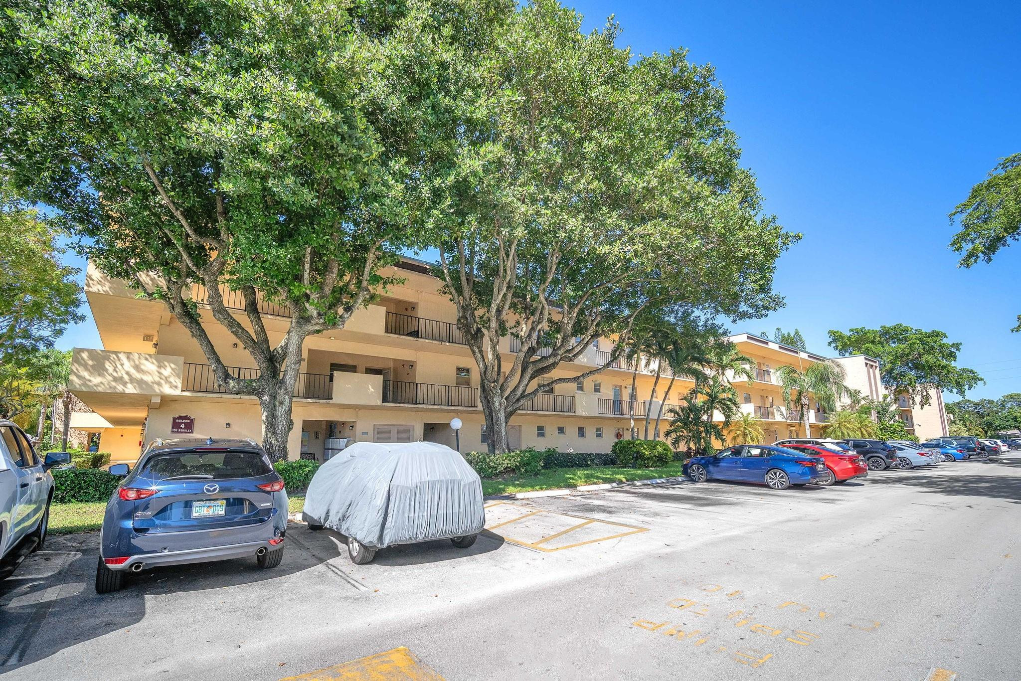 151 Berkley Road, Unit 110 Hollywood, FL 33024 - Photo 24 of 27 Photo 24