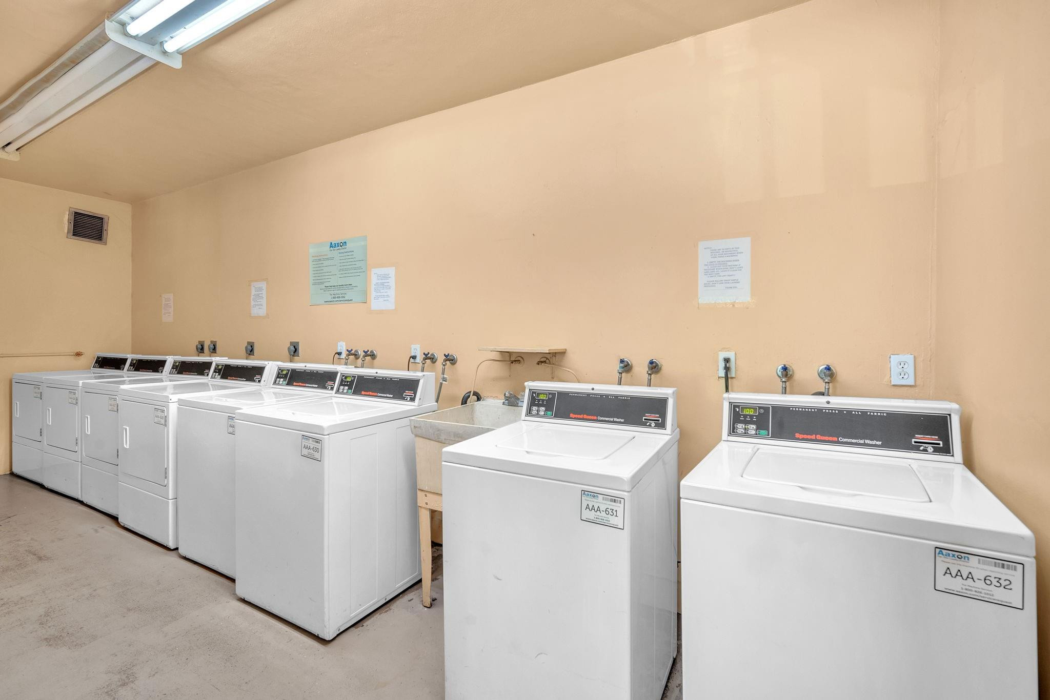151 Berkley Road, Unit 110 Hollywood, FL 33024 - Photo 25 of 27 laundry
