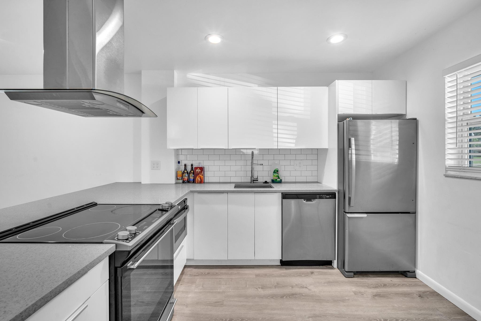 151 Berkley Road, Unit 110 Hollywood, FL 33024 - Photo 5 of 27 Photo 5