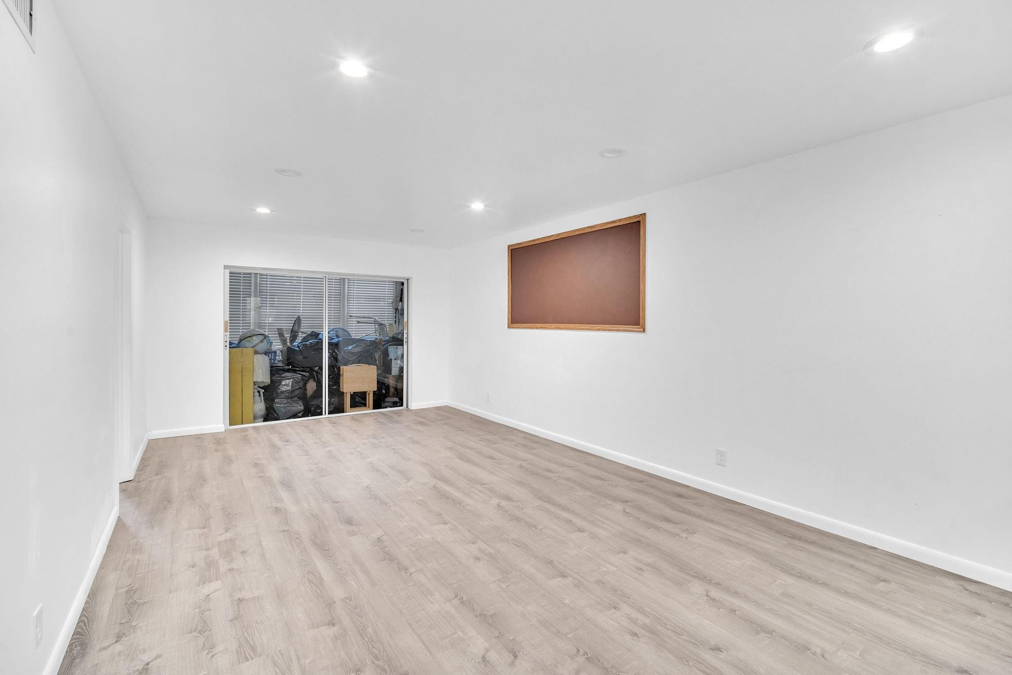 151 Berkley Road, Unit 110 Hollywood, FL 33024 - Photo 10 of 27 living