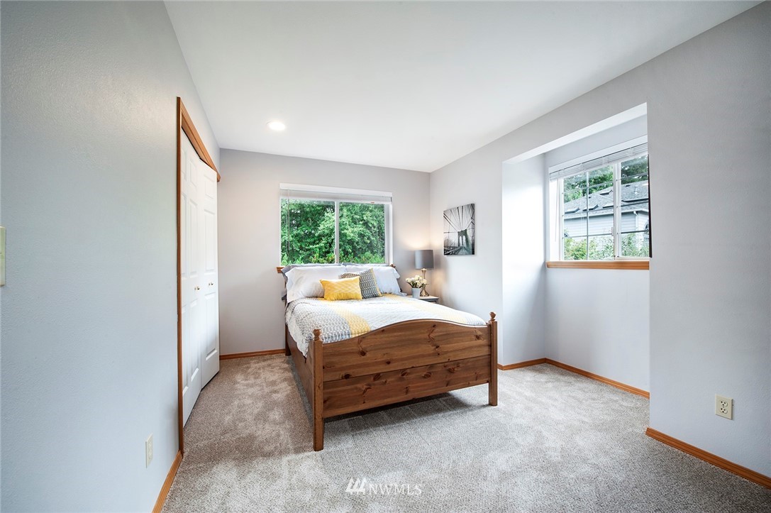 18605 106th Place Southeast Renton, WA 98055 - Photo 12 of 24