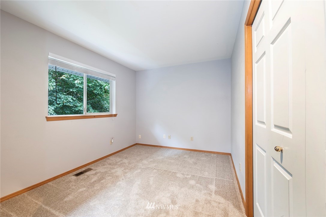 18605 106th Place Southeast Renton, WA 98055 - Photo 14 of 24
