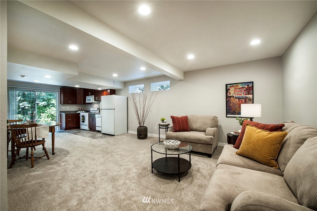 18605 106th Place Southeast Renton, WA 98055 - Photo 15 of 24