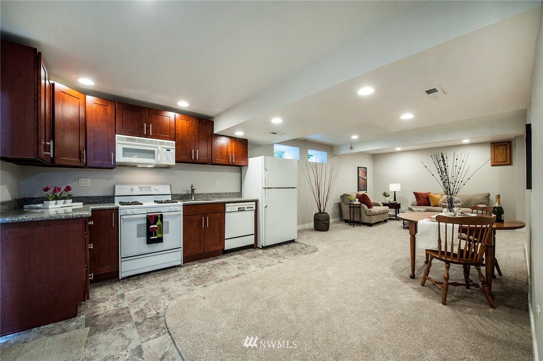 18605 106th Place Southeast Renton, WA 98055 - Photo 16 of 24