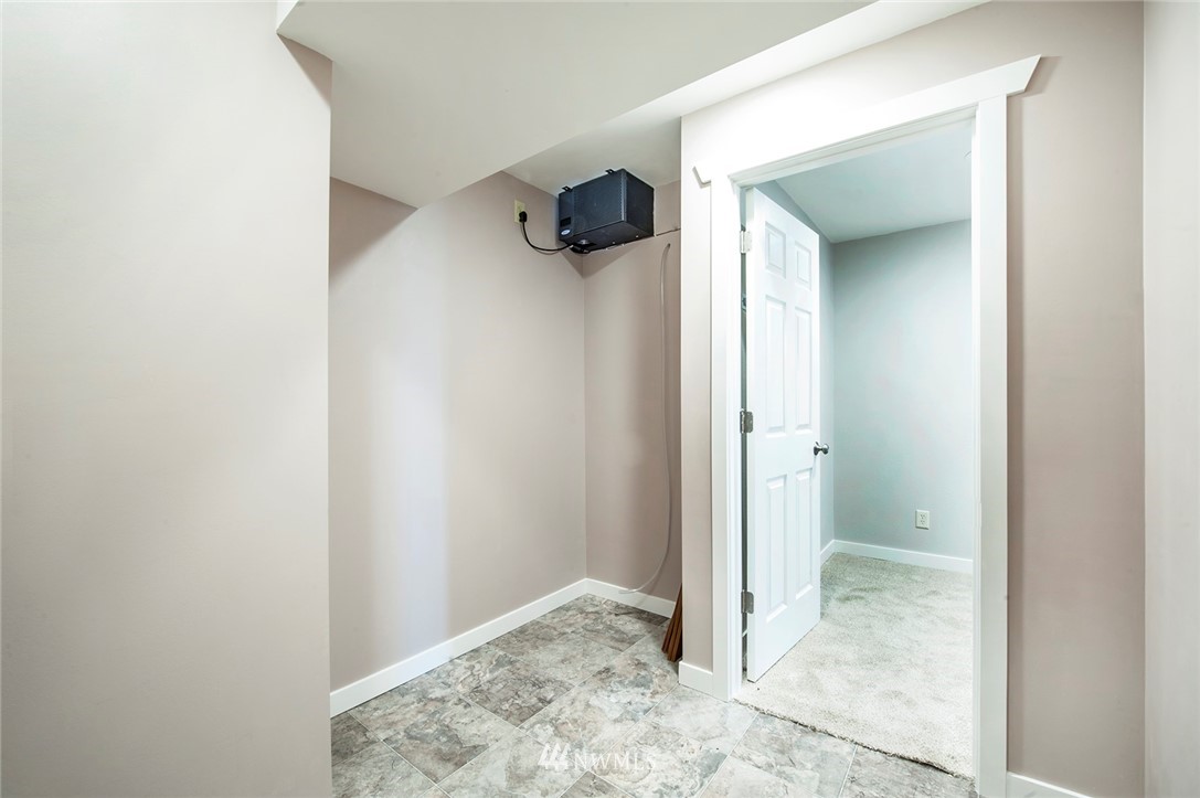 18605 106th Place Southeast Renton, WA 98055 - Photo 19 of 24