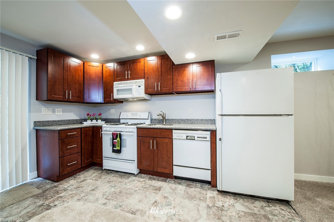 18605 106th Place Southeast Renton, WA 98055 - Photo 20 of 24