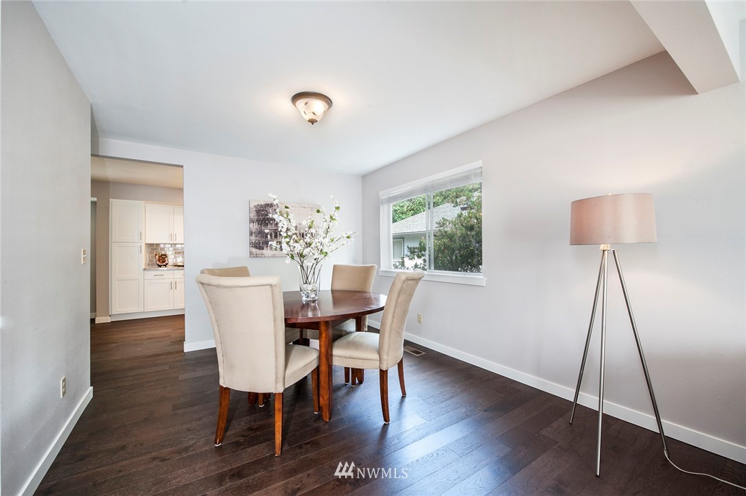 18605 106th Place Southeast Renton, WA 98055 - Photo 4 of 24