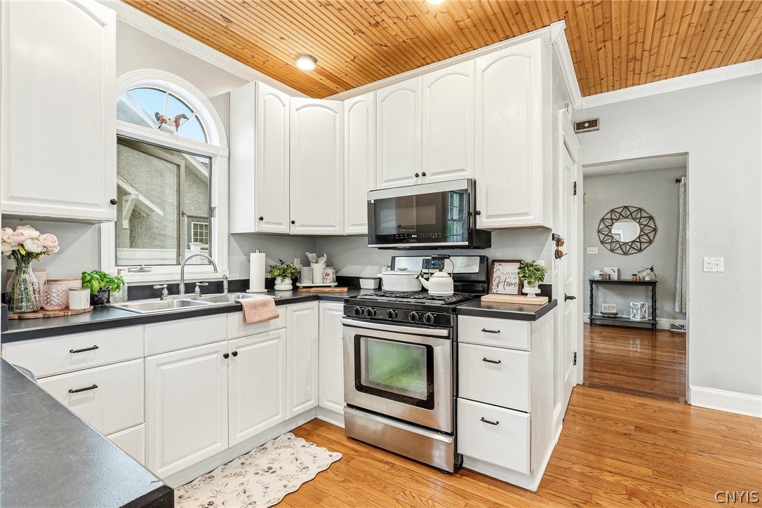 1402 North Madison Street Rome, NY 13440 - Photo 12 of 37