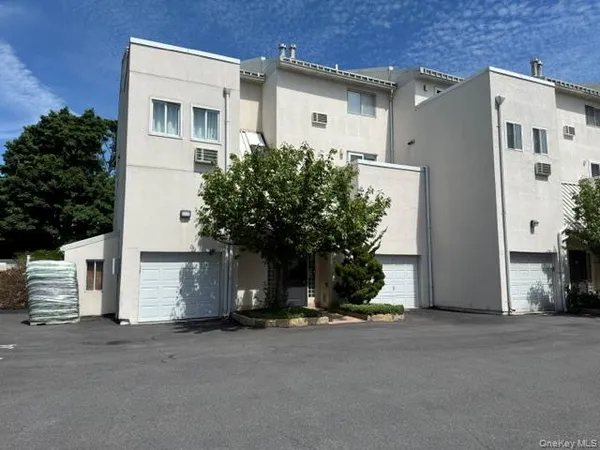 $504,900 | 2730 Schurz Avenue, Unit J2 | Throgs Neck