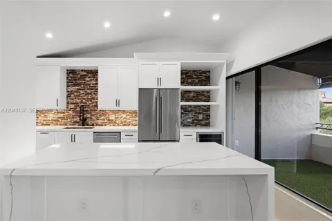$637,500 | 9001 Southwest 94th Street, Unit 201, Miami, FL 33176
